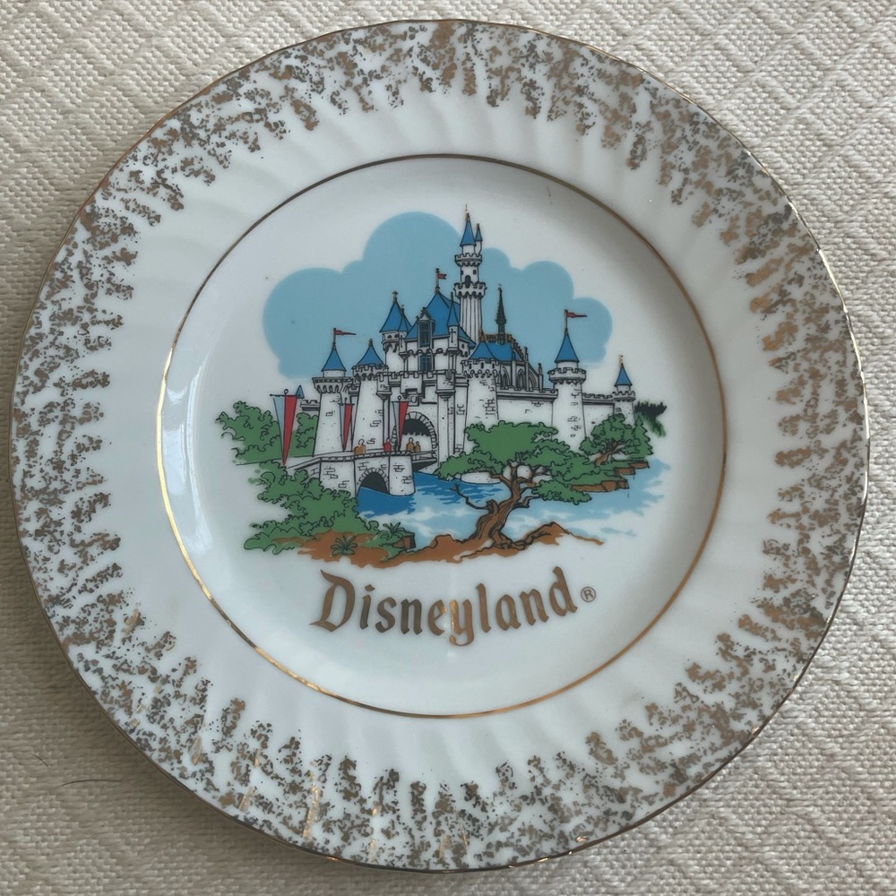 Vintage Disneyland decorative plate